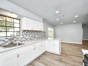 6411 Hollow Oaks Drive, Houston TX 77050