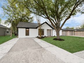 6411 Hollow Oaks Drive, Houston TX 77050