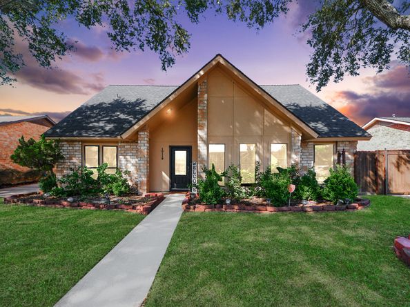 10119 Sageglow Drive, Houston TX 77089