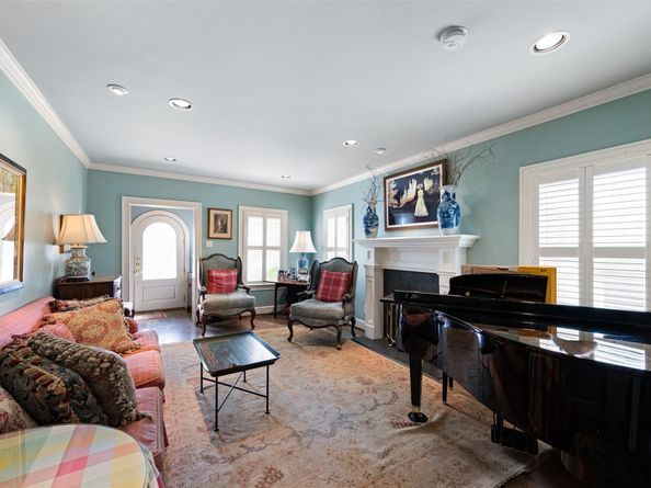 2320 Wroxton Road, Houston TX 77005