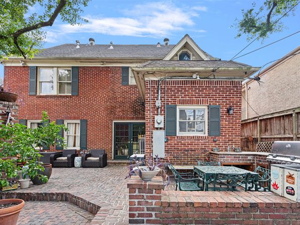 2320 Wroxton Road, Houston TX 77005