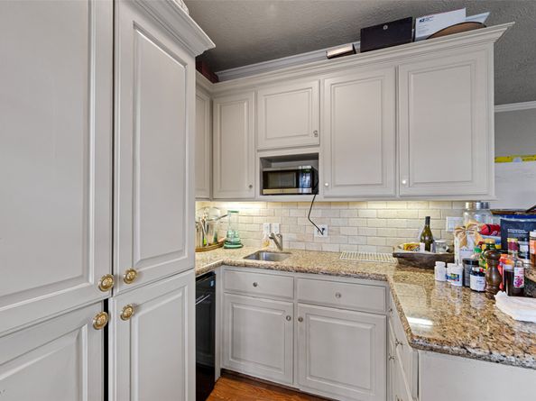 2320 Wroxton Road, Houston TX 77005