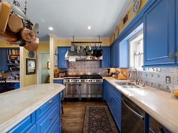 2320 Wroxton Road, Houston TX 77005