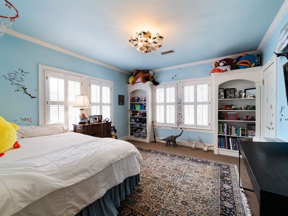 2320 Wroxton Road, Houston TX 77005