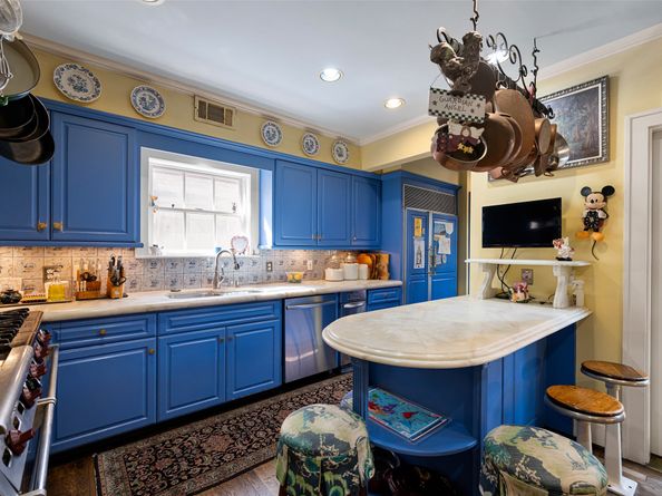 2320 Wroxton Road, Houston TX 77005