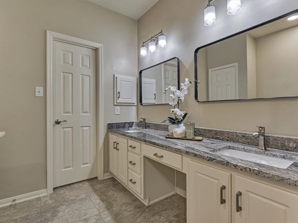 11 Endor Forest Place, The Woodlands TX 77382
