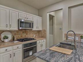 11 Endor Forest Place, The Woodlands TX 77382