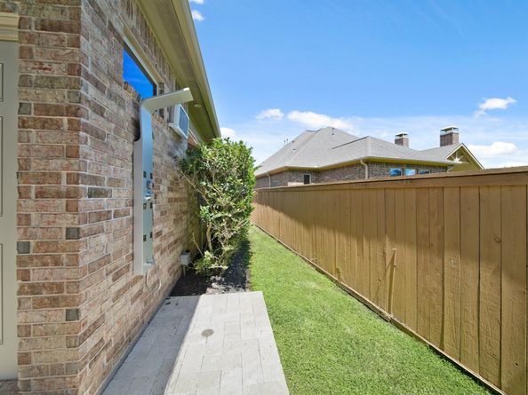 5107 Rowley Falls Lane, Sugar Land TX 77479