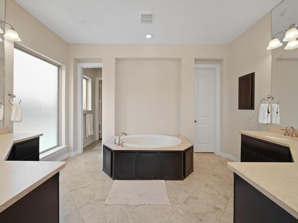 5107 Rowley Falls Lane, Sugar Land TX 77479