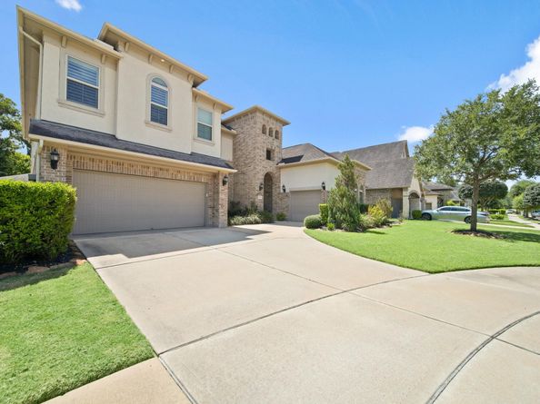 5107 Rowley Falls Lane, Sugar Land TX 77479