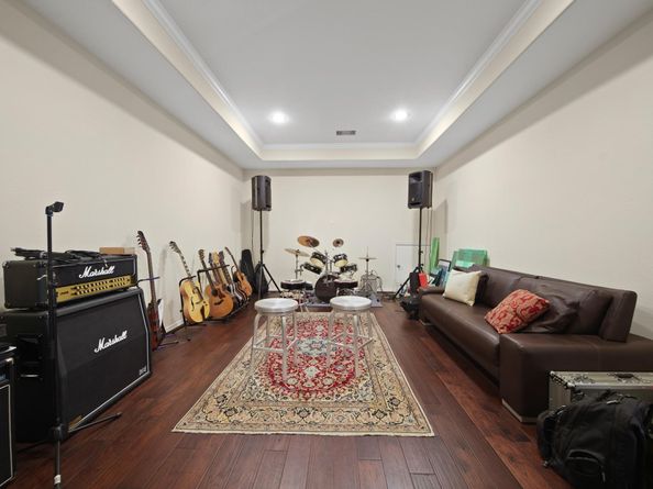 5107 Rowley Falls Lane, Sugar Land TX 77479
