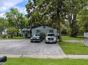 1028 N Victory Drive, Houston TX 77088