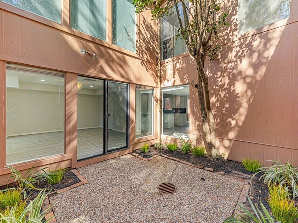 15686 Barkers Landing Road, Houston TX 77079