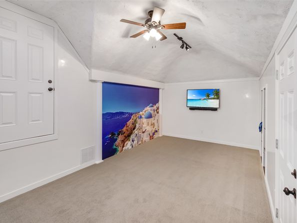 6 S Buck Ridge, The Woodlands TX 77381