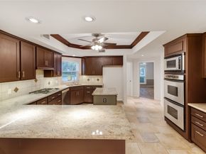 6 S Buck Ridge, The Woodlands TX 77381