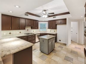 6 S Buck Ridge, The Woodlands TX 77381