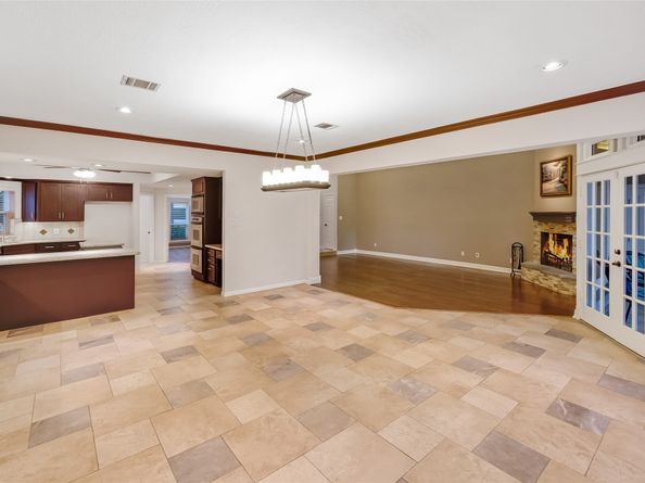 6 S Buck Ridge, The Woodlands TX 77381