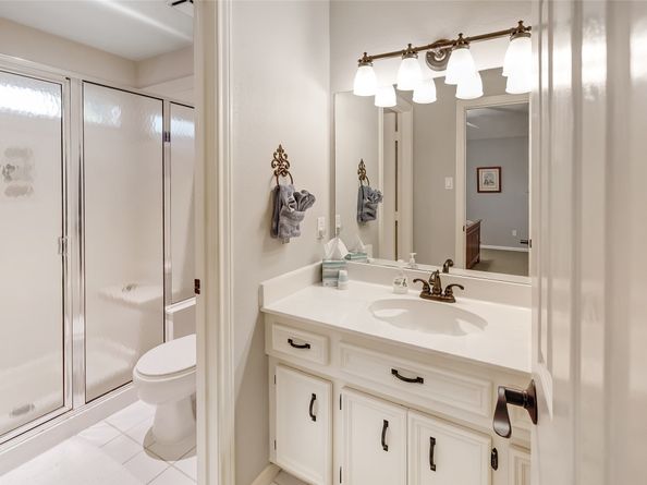 6 S Buck Ridge, The Woodlands TX 77381