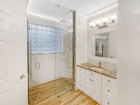 6 S Buck Ridge, The Woodlands TX 77381