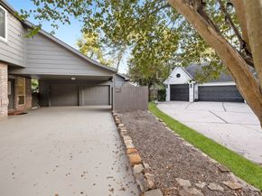 6 S Buck Ridge, The Woodlands TX 77381