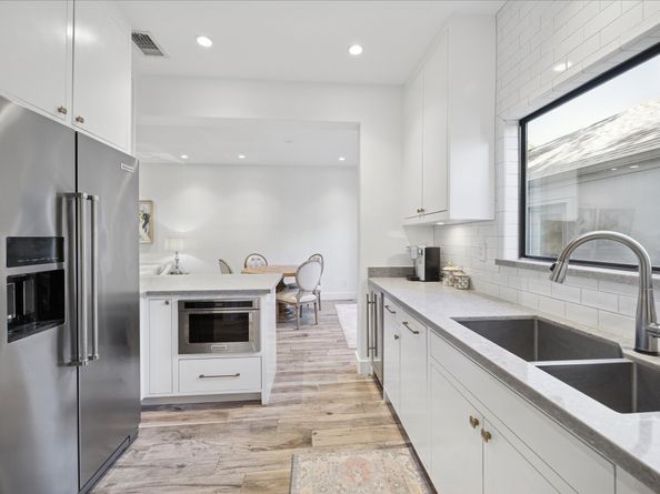 701 Bering Drive 1806, Houston TX 77057