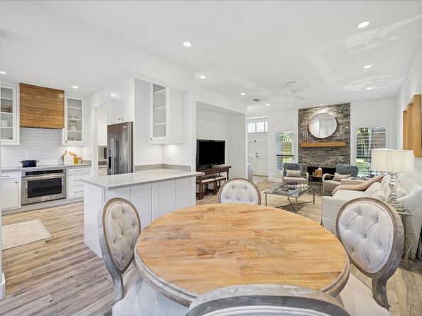 701 Bering Drive 1806, Houston TX 77057