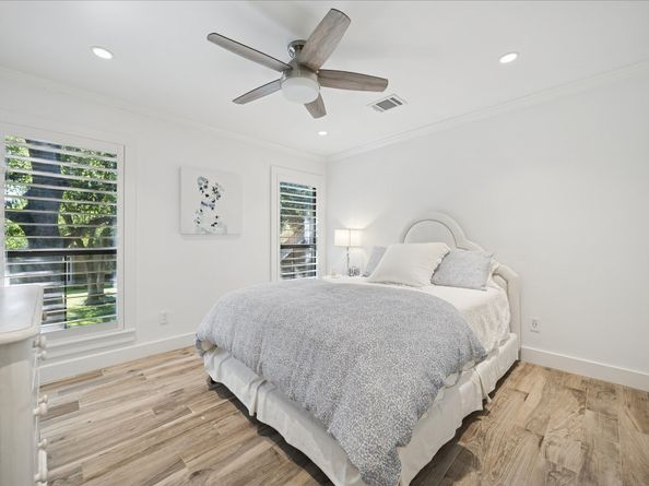 701 Bering Drive 1806, Houston TX 77057