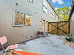 701 Bering Drive 1806, Houston TX 77057