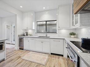 701 Bering Drive 1806, Houston TX 77057