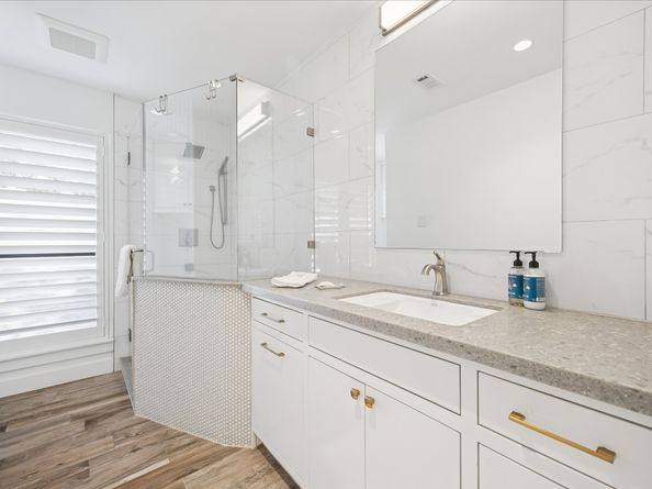 701 Bering Drive 1806, Houston TX 77057