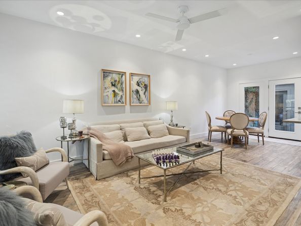 701 Bering Drive 1806, Houston TX 77057