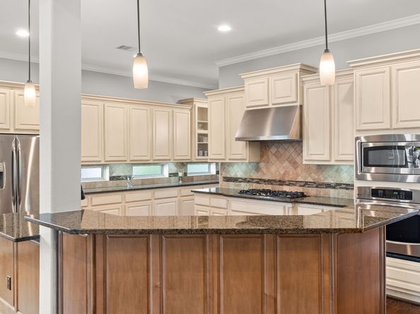 11 Canoe Bend Drive, Spring TX 77389