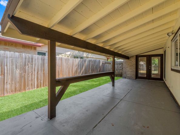 15526 Camino Del Sol Drive, Houston TX 77083