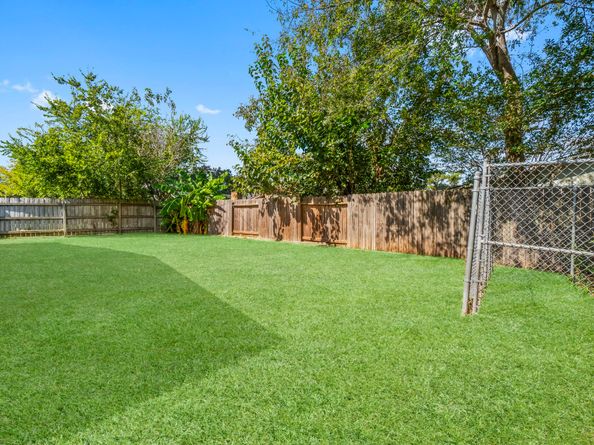 15526 Camino Del Sol Drive, Houston TX 77083