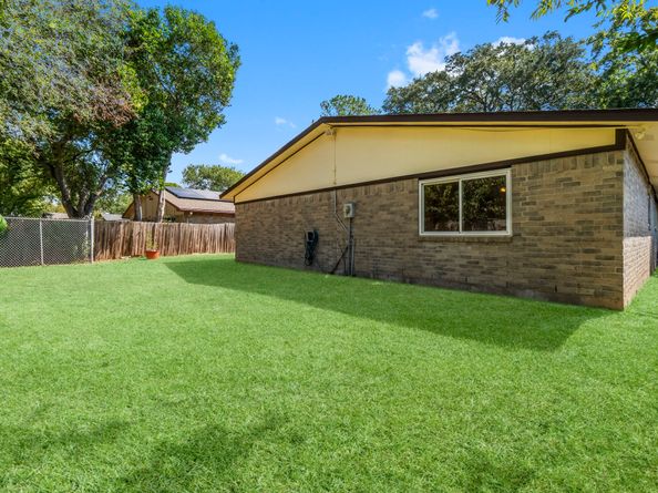 15526 Camino Del Sol Drive, Houston TX 77083