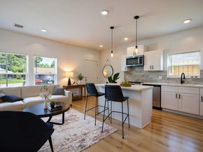 7504 Laura Koppe, Houston TX 77028