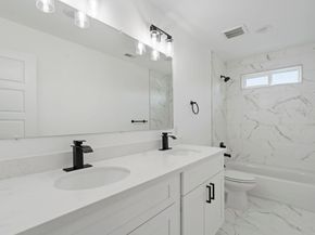 7504 Laura Koppe, Houston TX 77028