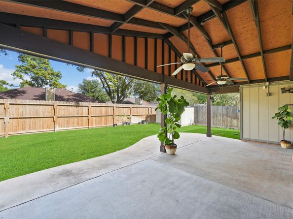 17922 Autumn Hills Drive, Houston TX 77084