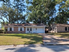 10535 Hollyglen Drive, Houston TX 77016