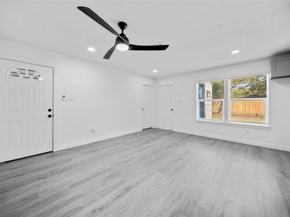 6319 Annunciation Street, Houston TX 77016