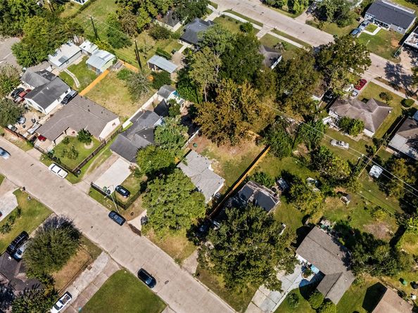 6319 Annunciation Street, Houston TX 77016