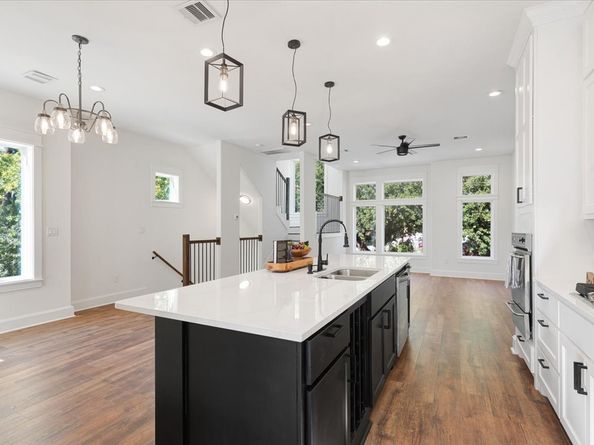 6725 Saint Augustine Street, Houston TX 77021