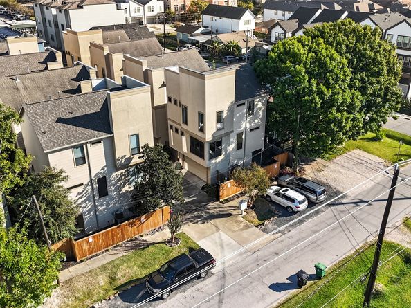 1105 W 21st Street A, Houston TX 77008