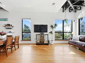 1105 W 21st Street A, Houston TX 77008