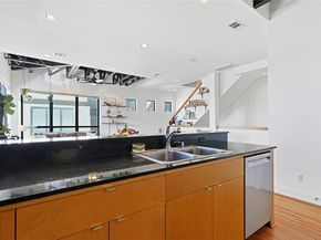 1105 W 21st Street A, Houston TX 77008