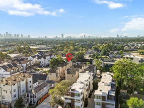 1105 W 21st Street A, Houston TX 77008