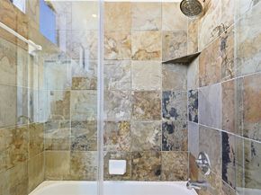 1105 W 21st Street A, Houston TX 77008