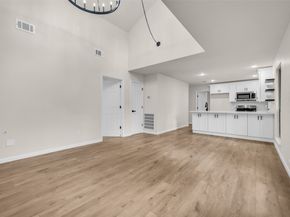 35 E Bigelow Oak Court Court, The Woodlands TX 77381