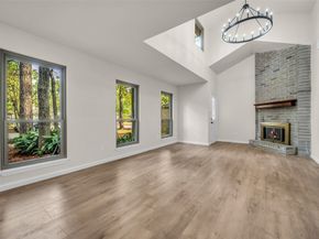 35 E Bigelow Oak Court Court, The Woodlands TX 77381