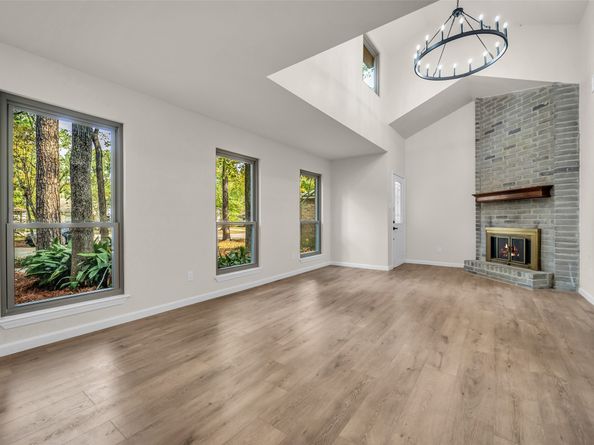 35 E Bigelow Oak Court Court, The Woodlands TX 77381